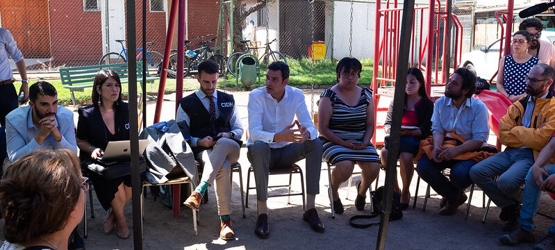 IACHR Executive Secretary (center) during visit to Chile in November 2019.